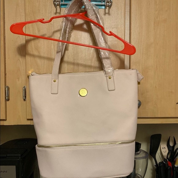 Purse - Picture 1 of 2